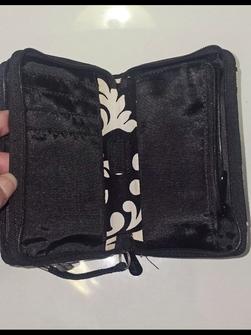thirty-one Black and Cream Floral Wallet - EUC - Picture 6 of 12